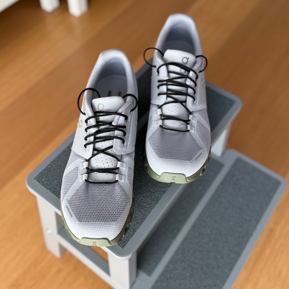 NWOT | On | 10.5 M | Cloud 5 - Picture 2 of 11